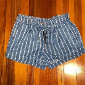 Tie-waist high-waisted shorts
